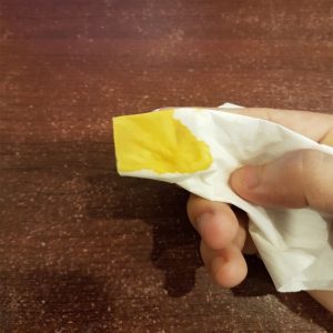 Membersihkan jam tangan